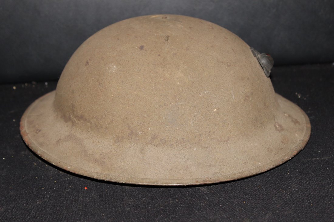 RARE WWI STEEL HELMET FROM THE ROUGHTON DEVILS BRIGADE (1 of 4)