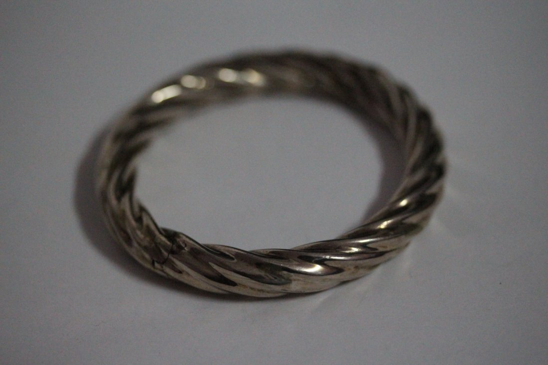 STERLING SILVER TWIST DESIGN BANGLE BRACELET  3/8" WIDE (1 of 3)