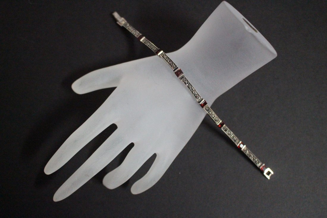 STERLING SILVER GARNET AND MARCASITE BRACELET MEASURES (1 of 4)