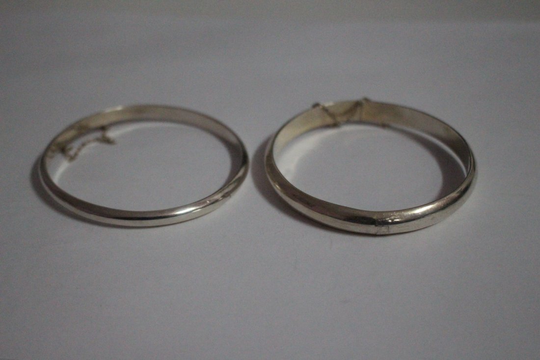 2 STERLING SILVER BANGLE BRACELETS (1 of 3)
