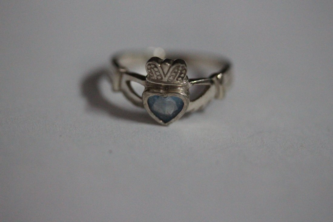 IRISH CLADDAGH STERLING SILVER RING WITH AQUA MARINE (1 of 2)