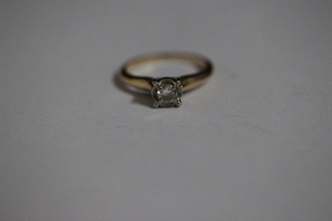 14 K DIAMOND RING FEATURES QUARTER CARAT SOLITAIRE (1 of 4)