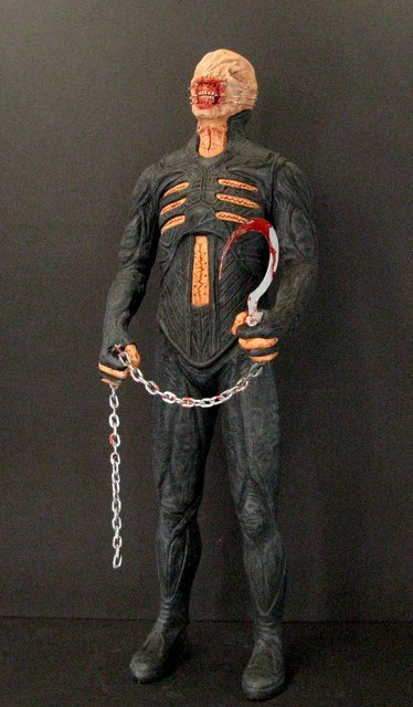 CHATTERER CENOBITE - HELLRAISER PRO PAINTED MODEL (1 of 6)