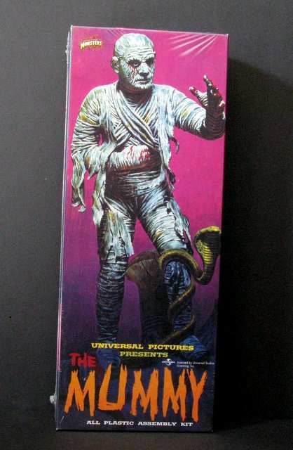 THE MUMMY RE-ISSUE OF THE CLASSIC 60'S AURORA MODEL KIT (1 of 3)
