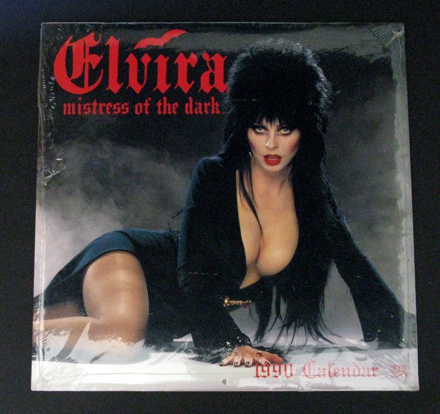 ELVIRA MISTRESS OF THE DARK 1990 CALENDAR - Landmark, : Lot 0352