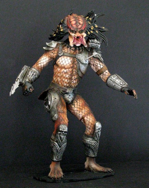 PREDATOR "The Hunter" RARE PAINTED RESIN MODEL FROM: PREDATOR "The Hunter" RARE PAINTED RESIN MODEL FROM ENGLAND - Bedlam, 1996 - Dynamic model of the original hunter. 14" tall x 10" wide. Fully painted, ready to display.