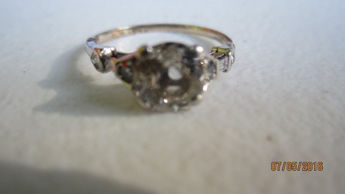14K GOLD RING WITH APPROX. 80 PT. CENTER DIAMOND (1 of 4)
