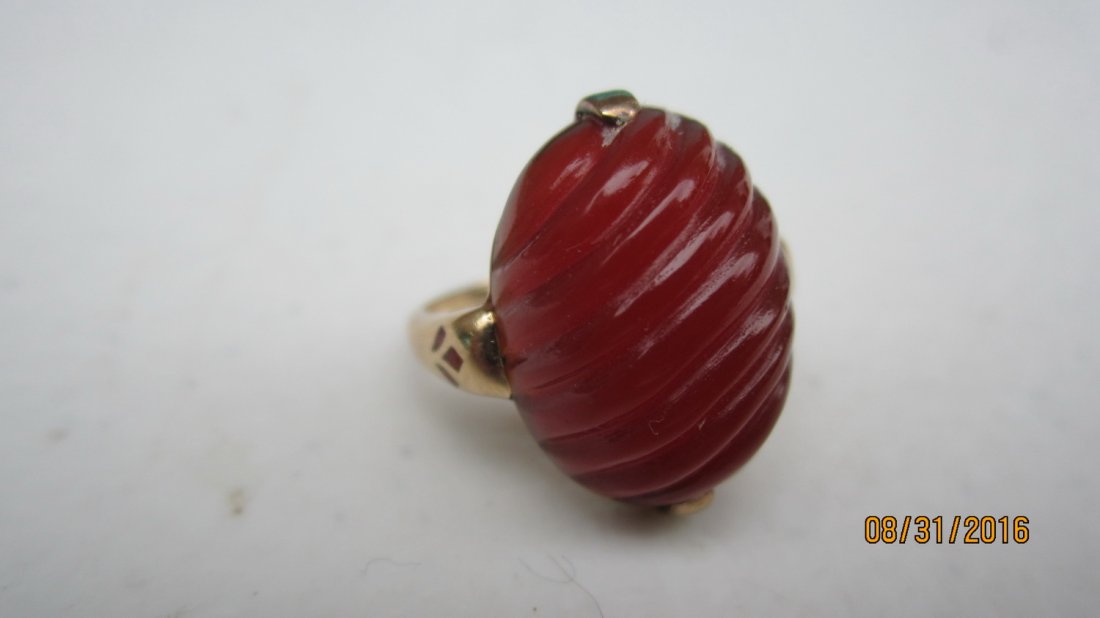 UNUSUAL 14K RING W/ LARGE CENTER OVAL CARNELIAN - EXC.: UNUSUAL 14K RING W/ LARGE CENTER OVAL CARNELIAN - EXC. COND