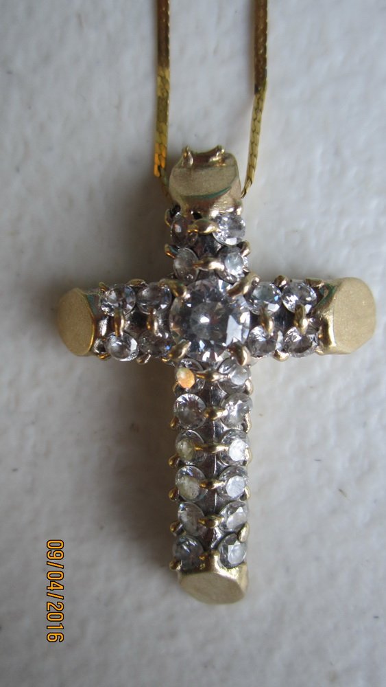 LARGE 14K YELLOW GOLD CROSS & CHAIN W/ LARGE CENTER & (1 of 3)