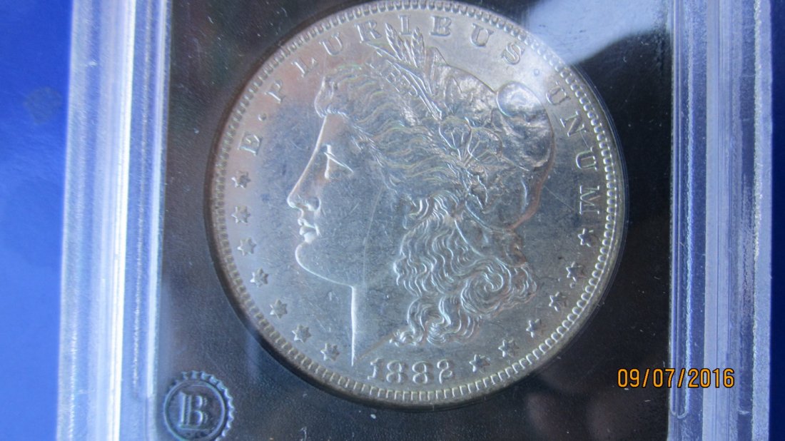 1882-O U.S. MORGAN SILVER DOLLAR IN AUTHENTIC CASE (1 of 3)