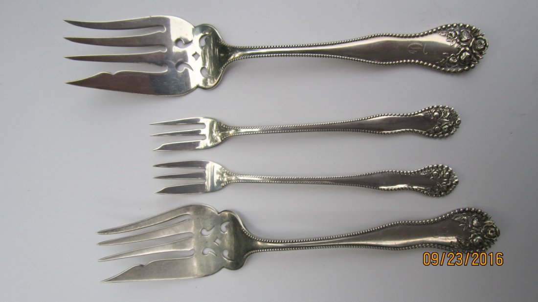 LOT OF 4 STERLING TO INC. 2 LG. SERVING FORKS & 2 (1 of 5)
