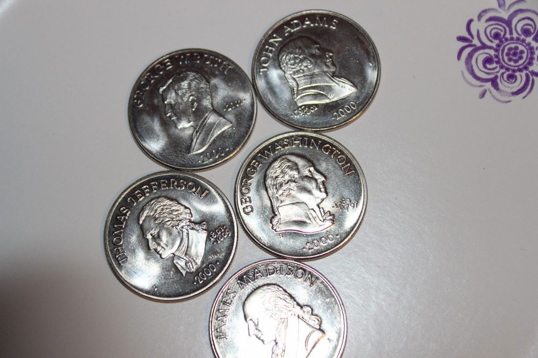 5 - 2000 LIBERIAN $5 COIN PORTRAYING PRESIDENTS (1 of 2)