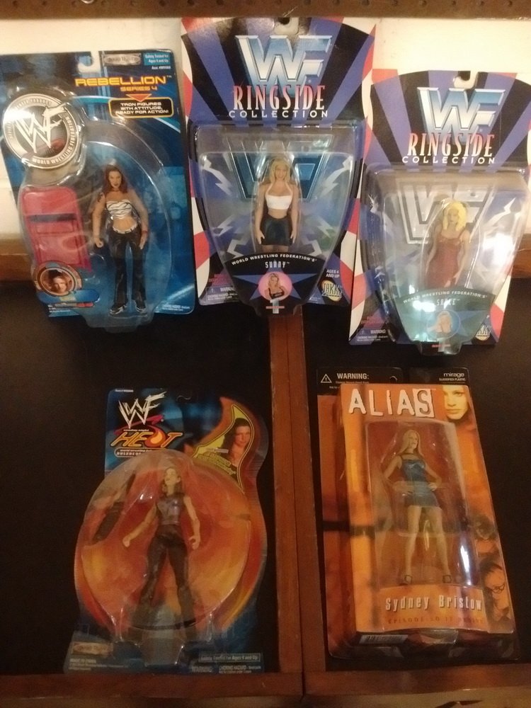 WOMAN ACTION FIGURE LOT TO INC. LATE 90'S EARLY 00'S: WOMAN ACTION FIGURE LOT TO INC. LATE 90'S EARLY 00'S WWE / WWF WOMEN WRESTLERS & ALIAS TV SHOW FIGURE - ALL NEVER OPENED