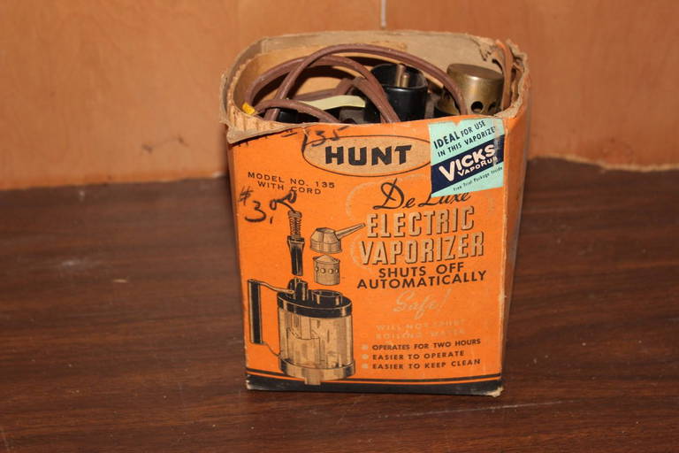 Hunt Deluxe Electric Vaporizer Model 135 With Vicks