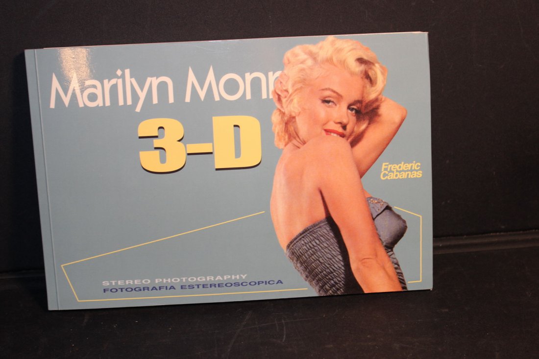 MARILYN MONROE 3-D SOFTCOVER WITH GLASSES 95 PAGES: MARILYN MONROE 3-D SOFTCOVER WITH GLASSES 95 PAGES