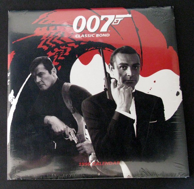 JAMES BOND 007 - MOVIE CALENDER 1999 - This deluxe 13" (1 of 3)