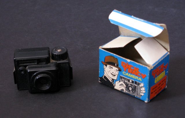 DICK TRACY VINTAGE MINI CAMERA - Laurie Import, 1975 – (1 of 4)