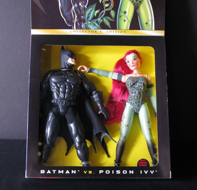 BATMAN AND ROBIN MOVIE - BATMAN VS POISON IVY - 12": BATMAN AND ROBIN MOVIE - BATMAN VS POISON IVY - 12" FIGURE SET - Kenner, 1997 - Poseable 12" figures featuring cloth costumes, accessories, and rooted hair on Poison Ivy. Mint in sealed collector box.