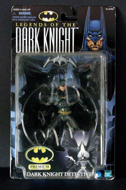 BATMAN DARK KNIGHT DETECTIVE ACTION FIGURE - Hasbro (1 of 2)
