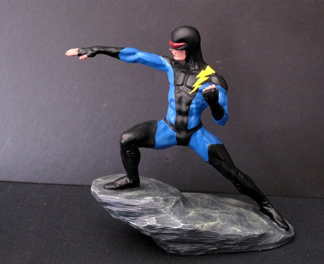 NEXUS, NIGHTMARE IN BLUE - DELUXE RESIN STATUE - Dark (1 of 4)