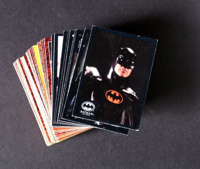 BATMAN RETURNS - COMPLETE SET OF BATMAN MOVIE CARDS - (1 of 2)