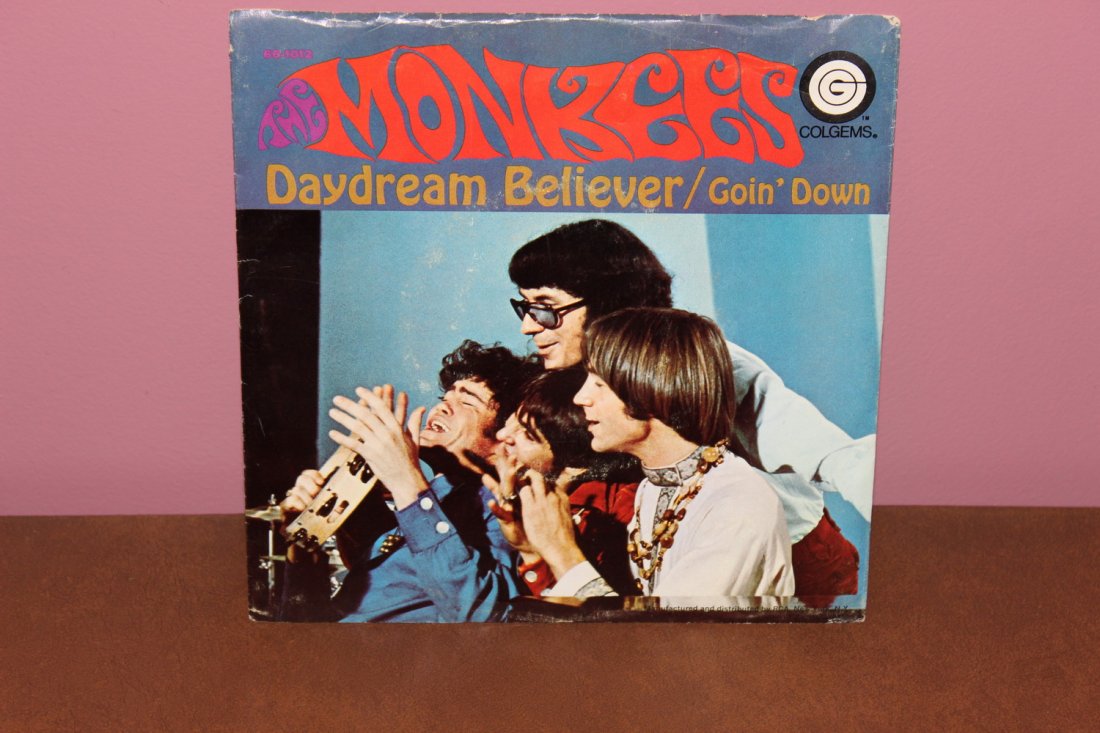 THE MONKEES COLGEMS RECORDS – ORIG. ISSUE 45 VINYL NEAR (1 of 2)