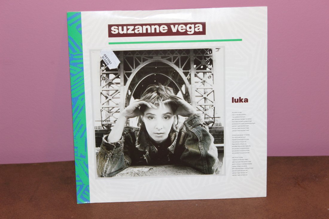 SUZANNE VEGA – LUKA – 1986 MADE IN ENGLAND A&M RECORDS (1 of 2)