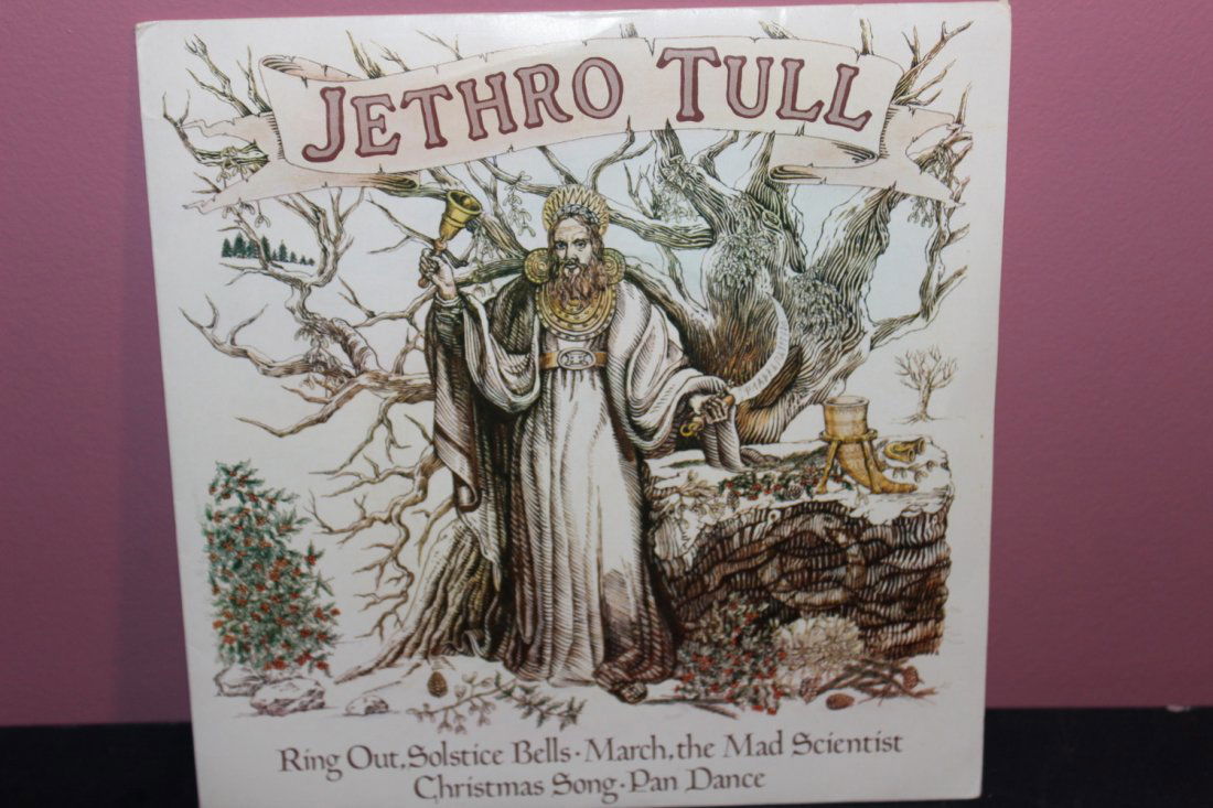 JETHRO TULL 4- SONGS ON THIS 45 1976 CHRSAH'S CPX 2- A (1 of 2)