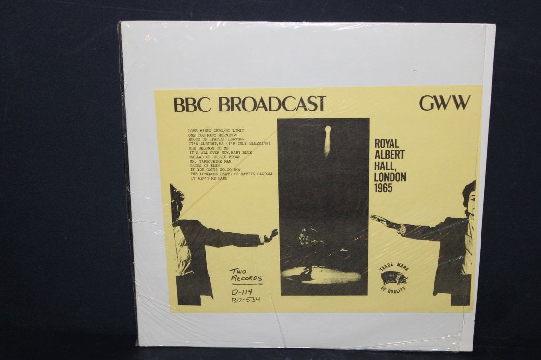 RARE DYLAN PERFORMING AT THE ROYAL ALBERT HALL LONDON (1 of 2)