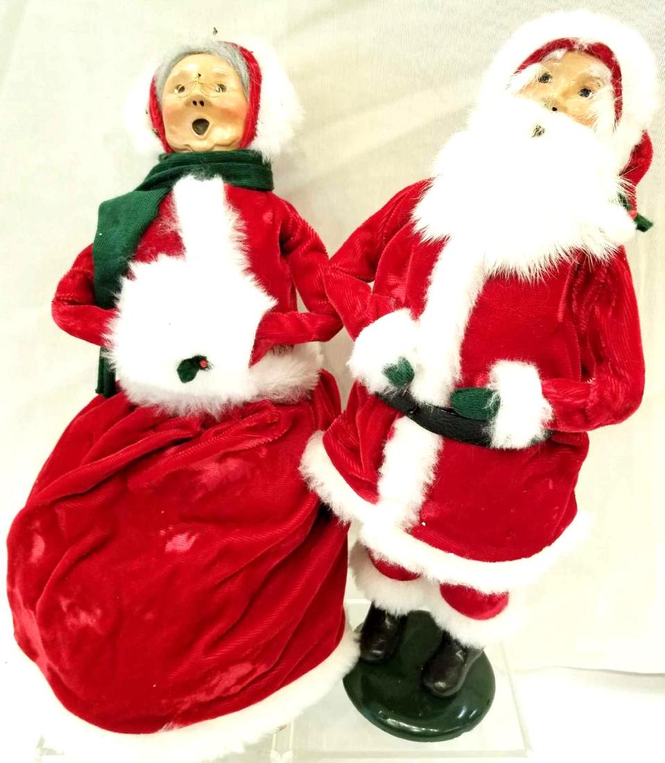Byers Choice Ltd. The Carolers Mr. And Mrs. Claus.: Byers Choice Ltd. The Carolers Mr. And Mrs. Claus.