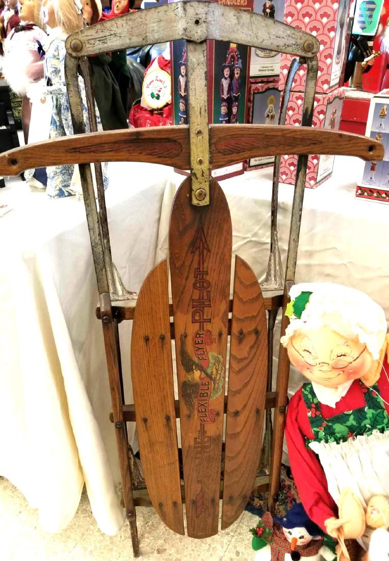 Vintage Flexible Flyer Sled. (1 of 2)