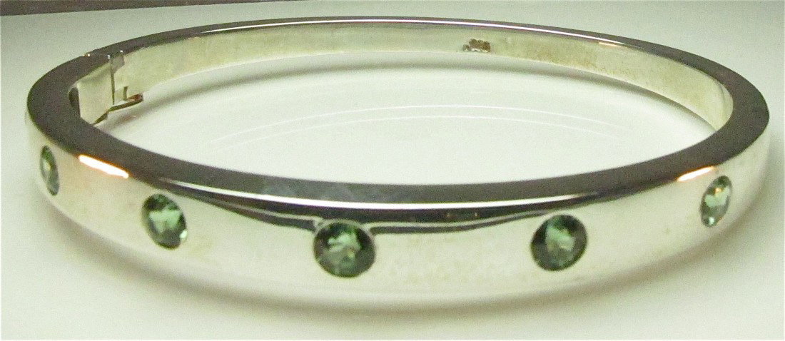 Sterling & Green Garnet Bangle Bracelet, 6 Garnet=: Sterling & Green Garnet Bangle Bracelet, 6 Garnet=1.82cts.