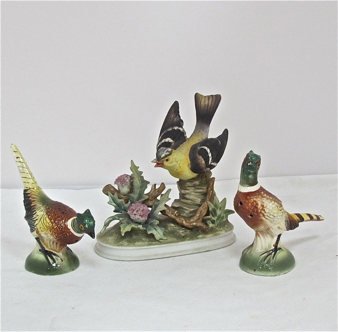 Porcelain "Gold Finch" Porcelain Bisque and Pair of: Porcelain "Gold Finch" Porcelain Bisque and Pair of Porcelain Pheasant Salt & Pepper Shakers