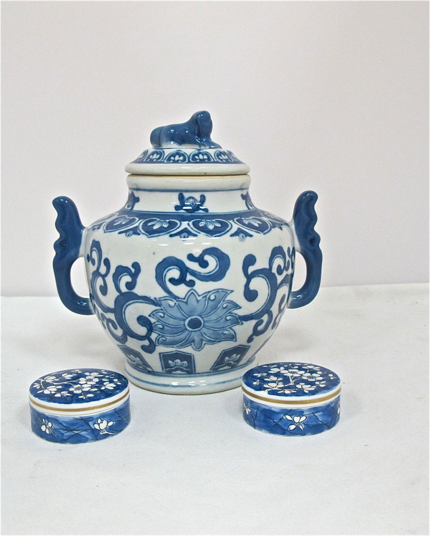 Chinese Porcelain Covered Jar, 2 Portuguese Porcela: Chinese Porcelain Covered Jar, 2 Portuguese Porcelain Small Covered Boxes