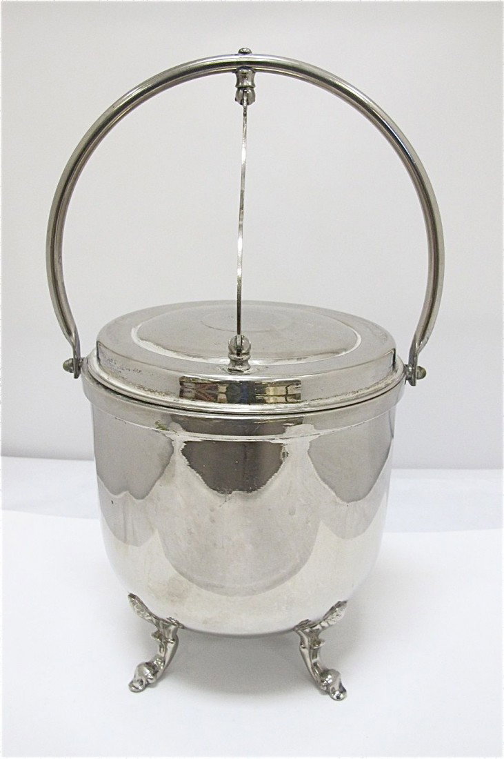 Silver Plated Covered Ice Bucket: Silver Plated Covered Ice Bucket