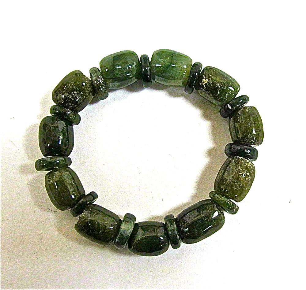 Jade Bracelet, approx. 7" in Diameter: Jade Bracelet, approx. 7" in Diameter