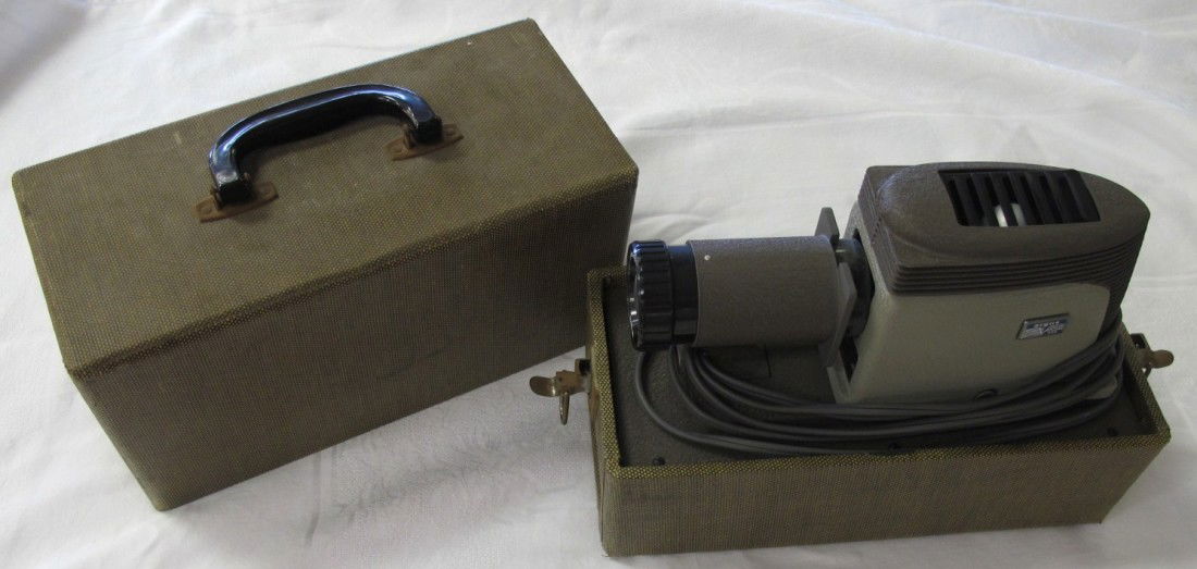 Argus 200 Movie Projector w/ 4" Projection Anastig: Argus 200 Movie Projector w/ 4" Projection Anastigmat