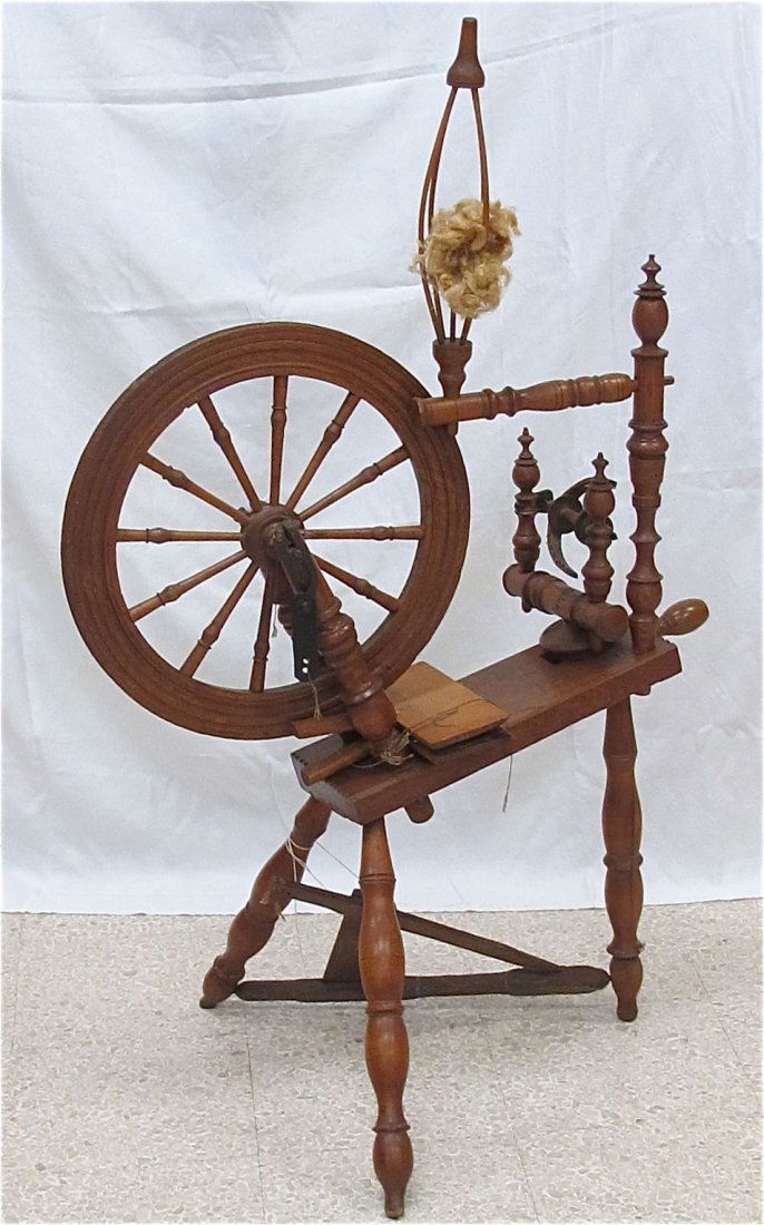 215 Antique Pine Spinning Wheel, 19th Century