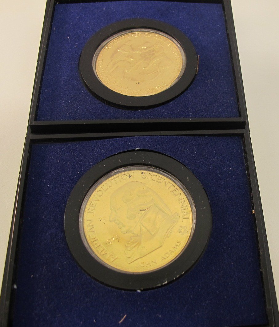 Lot of Two 1974 American Revolution Medals: Lot of Two 1974 American Revolution Medals