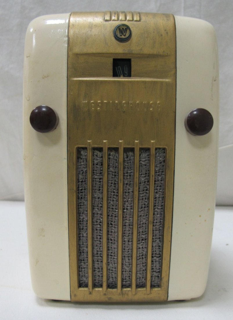 Westinghouse Portable 1945 "Refrigerator Radio": Westinghouse Portable 1945 "Refrigerator Radio"