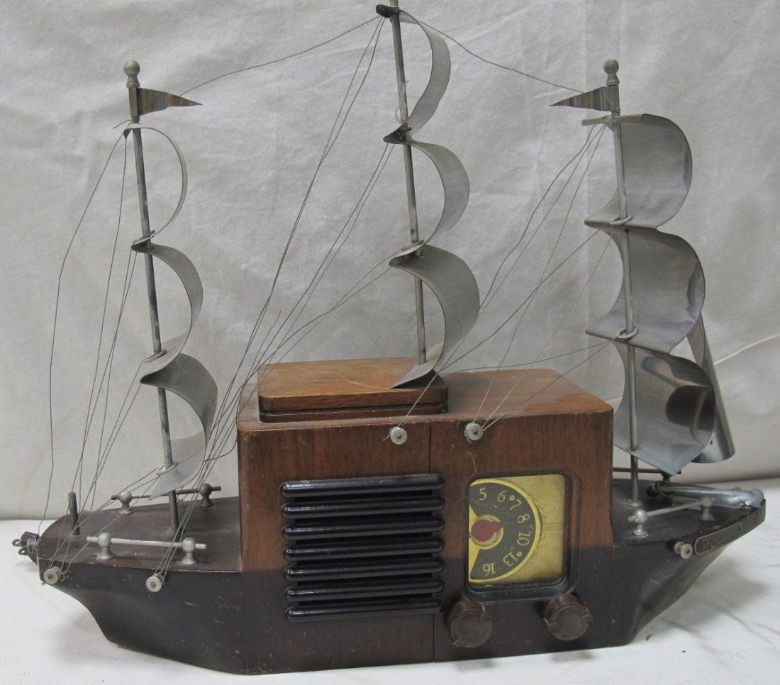 RCA Radio Cruiser, Ship Form Radio, Radio Corporation o: RCA Radio Cruiser, Ship Form Radio, Radio Corporation of America, General Electric Co. Serial # CX432909