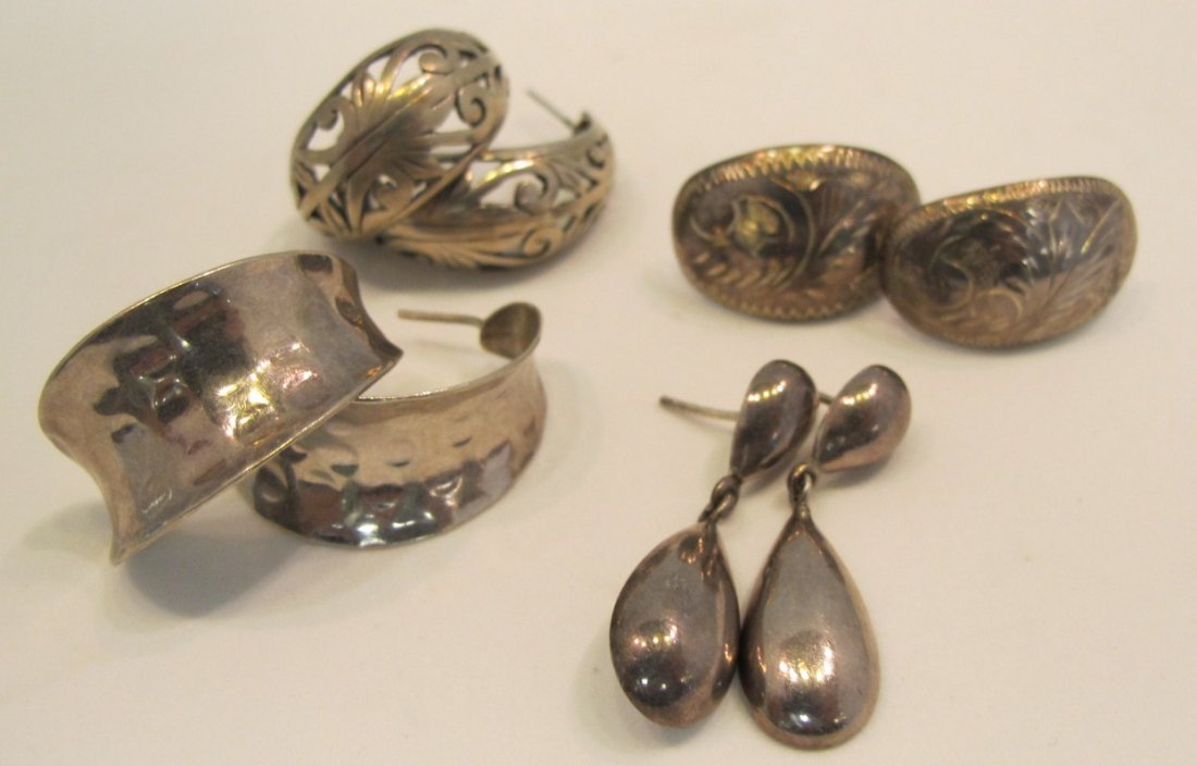 4 Pairs of Sterling Silver Earrings: 4 Pairs of Sterling Silver Earrings