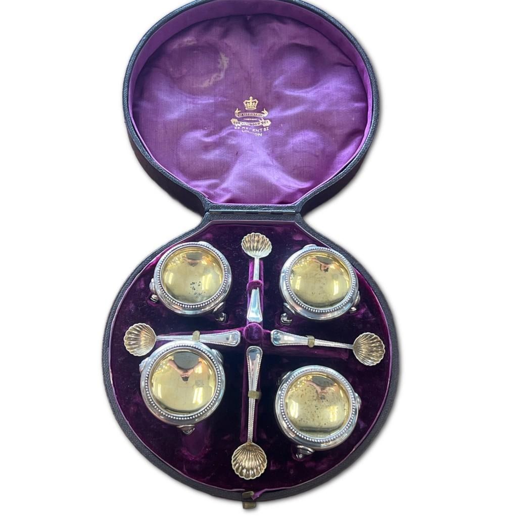 Antique  Elkington Salt Cellars & Spoons In Original Box (1 of 3)