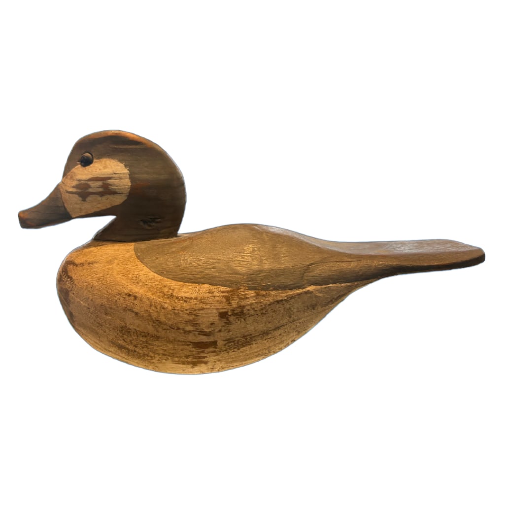 Unsigned Hand Carved Decoy: Unsigned Hand Carved Decoy. This decoy is in very good condition. It measures approximately 9.5" in length, 5" in height and 4" in width. It appears to be unsigned. 