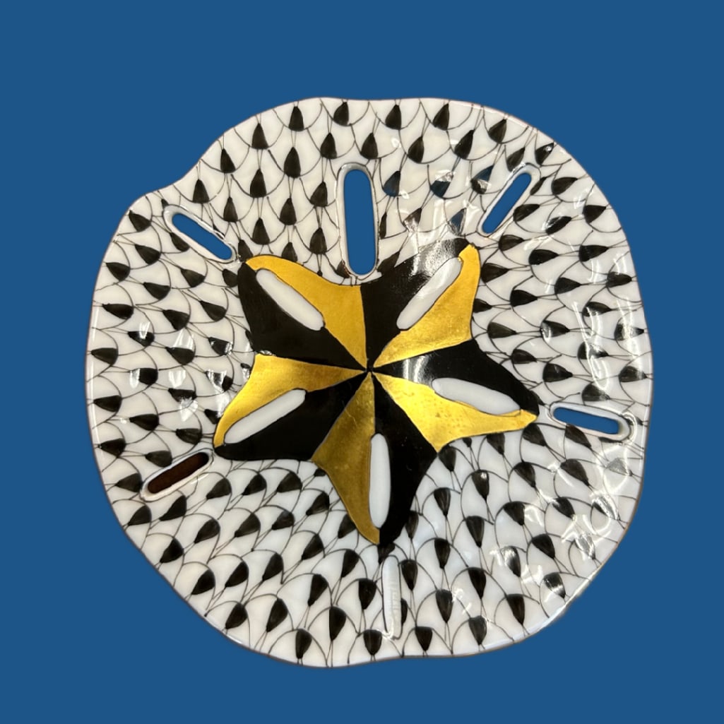 Herend Fishnet Pattern Sand Dollar Figurine - 2