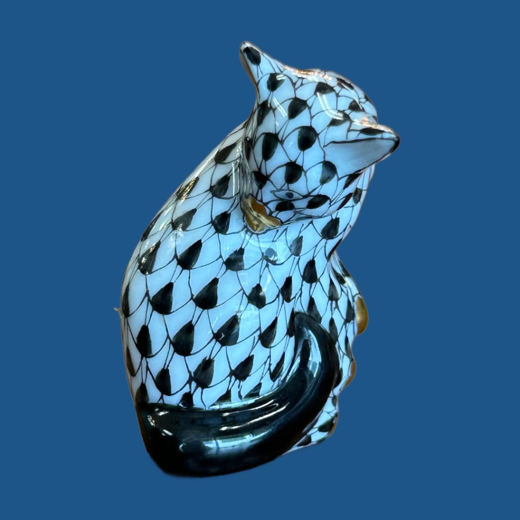Herend Fishnet Pattern Miniature Cat - 2