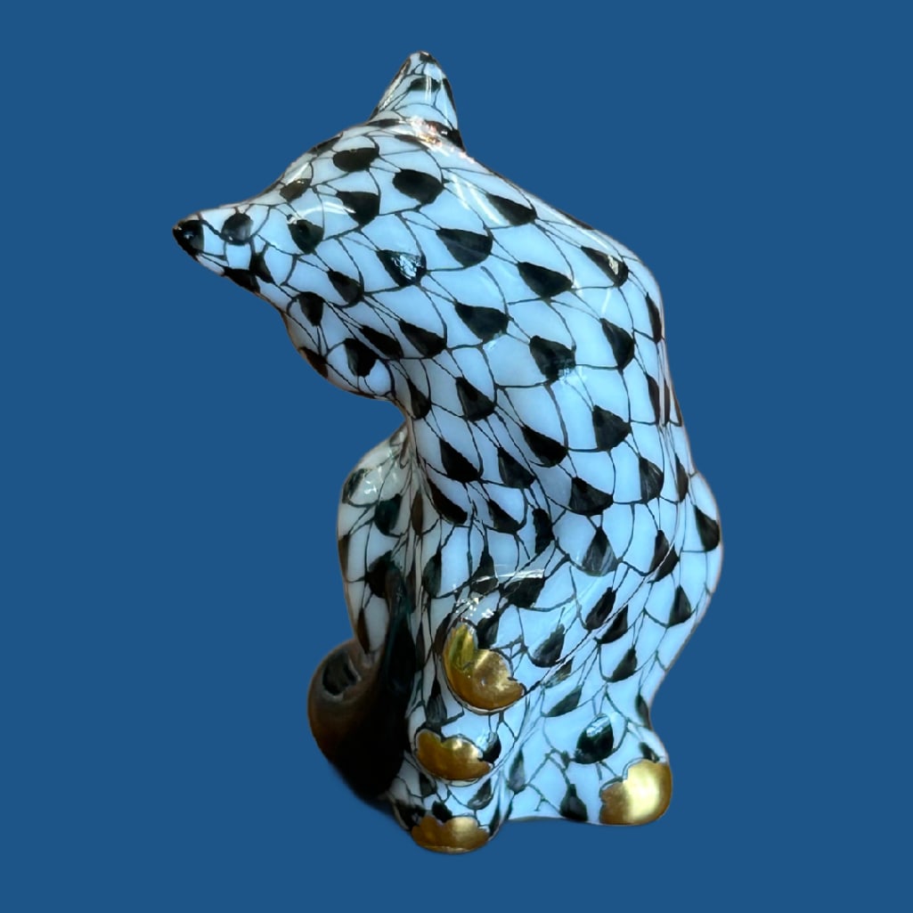 Herend Fishnet Pattern Miniature Cat - 3