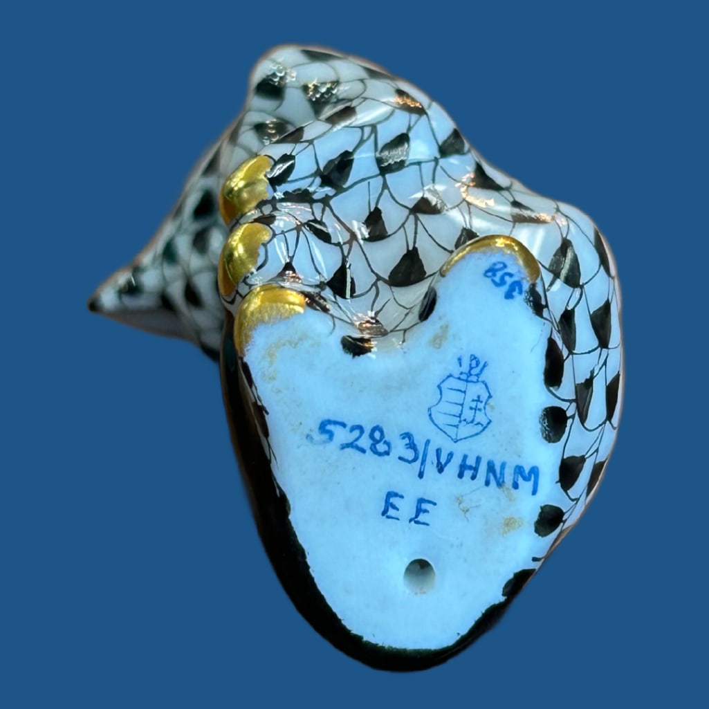 Herend Fishnet Pattern Miniature Cat - 6