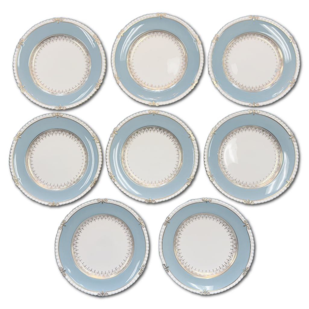 Eight (8) Ansley Salad Plates 8" Gold Scallop Turquoise, England: Eight (8) Ansley Vintage Salad Plates Gold Scallop Turquoise, England #7738. Measures 8" in diameter each. Great condition.