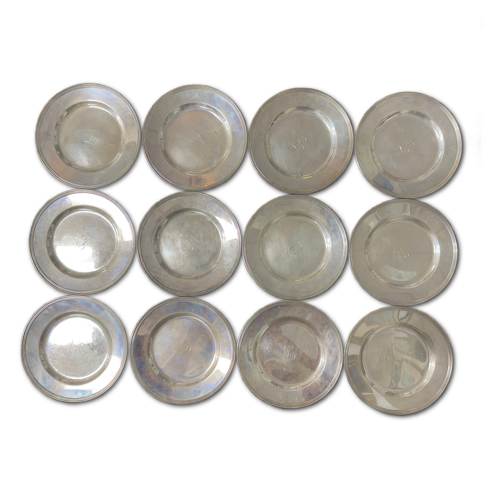 Lot of 12 International Silver Co. Sterling Silver Bread & Butter Plates: Lot of 12 International Silver Co. Sterling Silver Bread & Butter Plates in the "Lord Saybrook" Pattern. Each Plate Measures 6" in Diameter and Weighs approx. 2.8 Troy Ounces Each. The Total Weight of